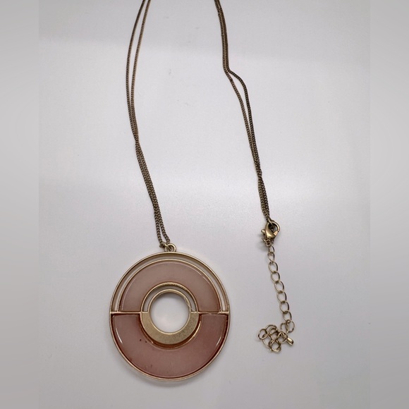Jewelry Special! ⭐️✨ Universal Thread Circle Pink Pendant Necklace - Picture 2 of 2